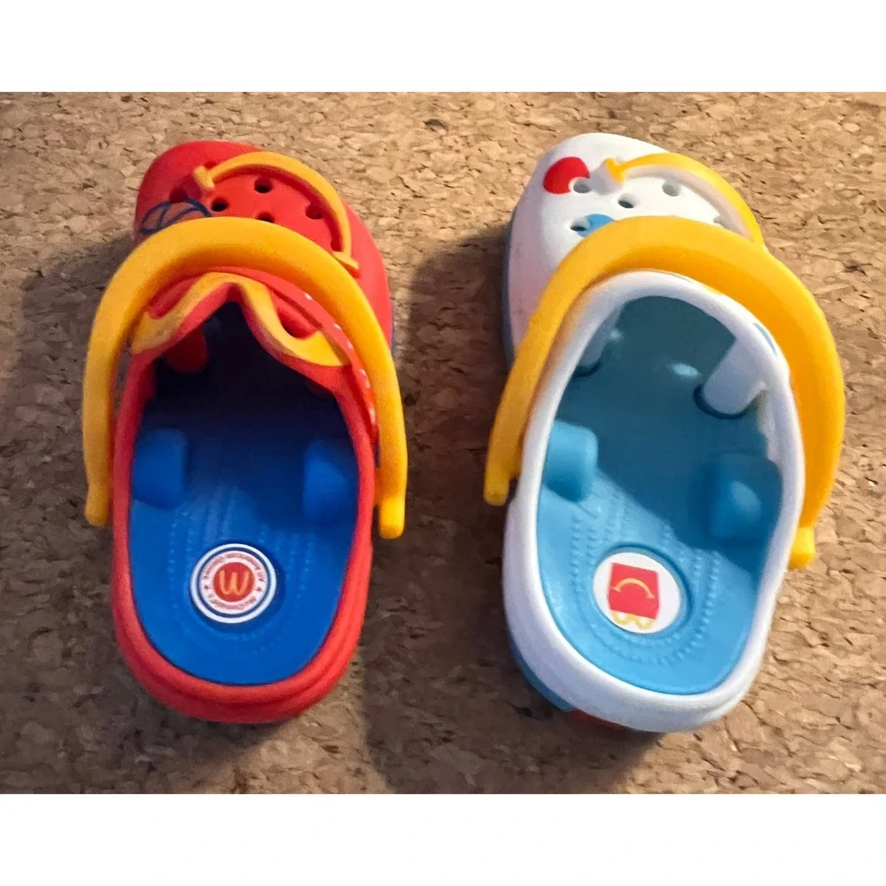 McDonalds Crocs Keychain Happy Meal‎ Toy Set Red White OS Excellent 2024 Retro